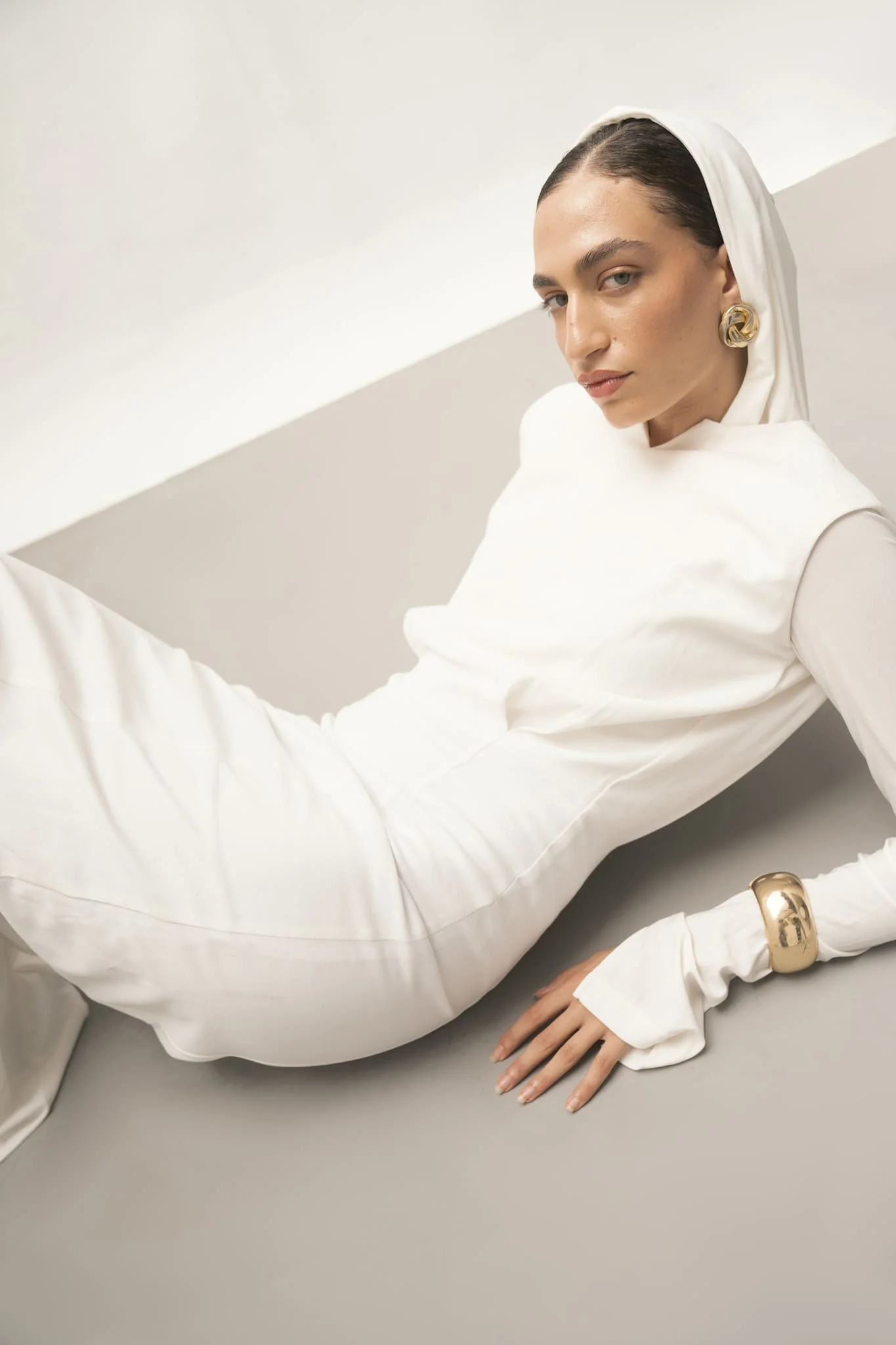 Avelia Sleeveless Maxi Dress - Image 10