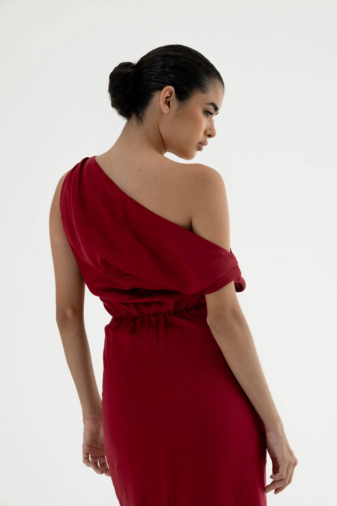Sariya One-Shoulder Linen Dress - Image 17
