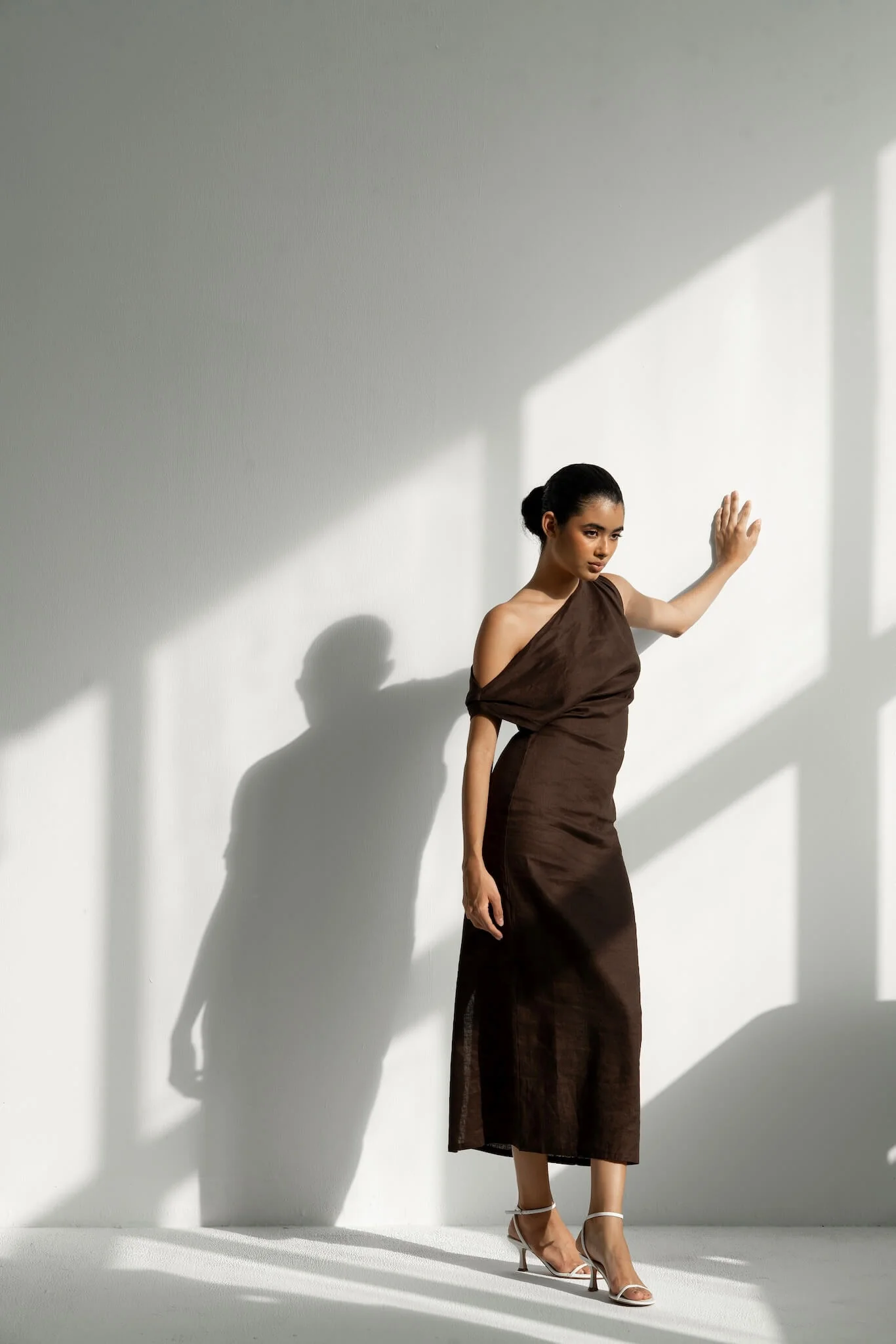 Sariya One-Shoulder Linen Dress - Image 6